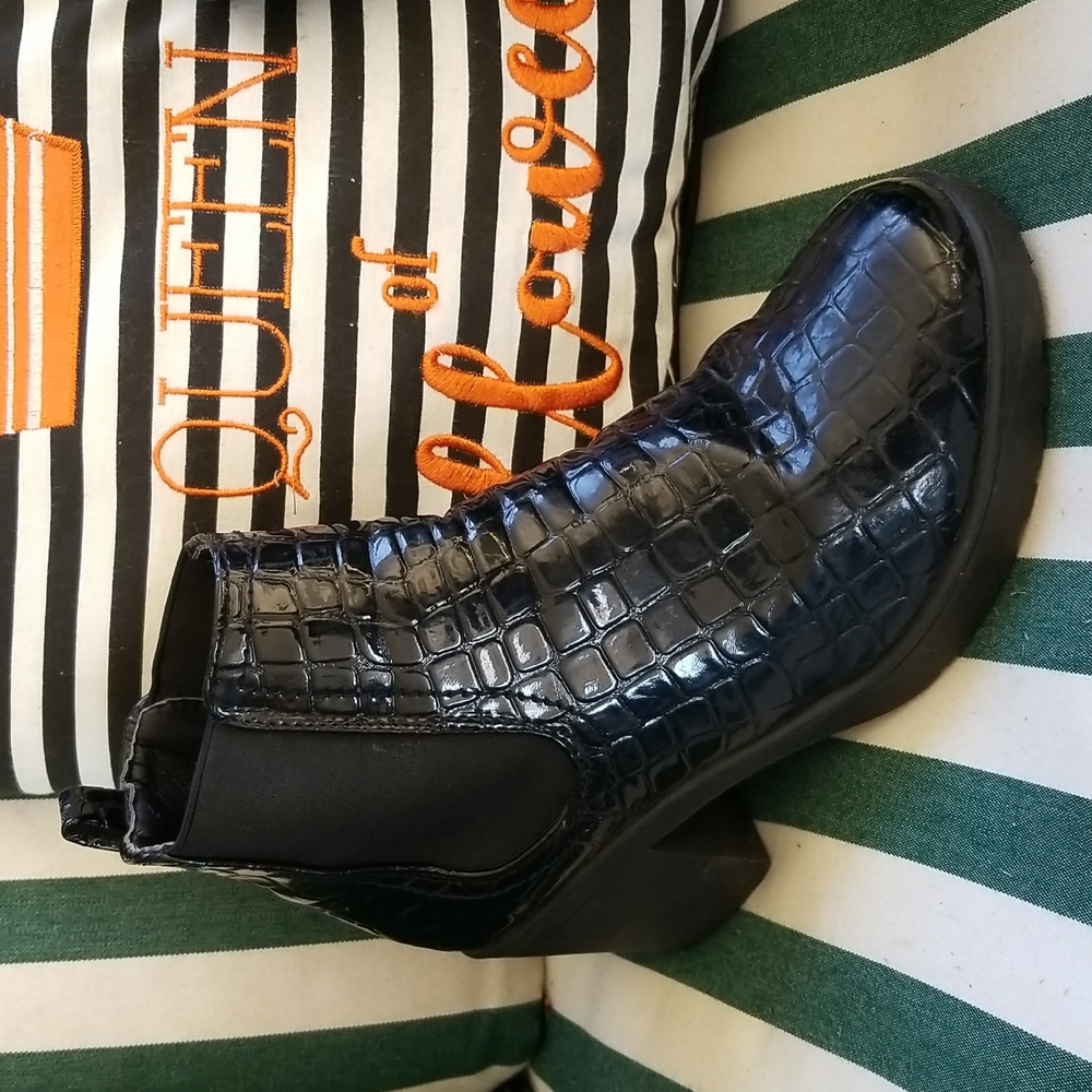 Women's patent (shiny) ankle boots